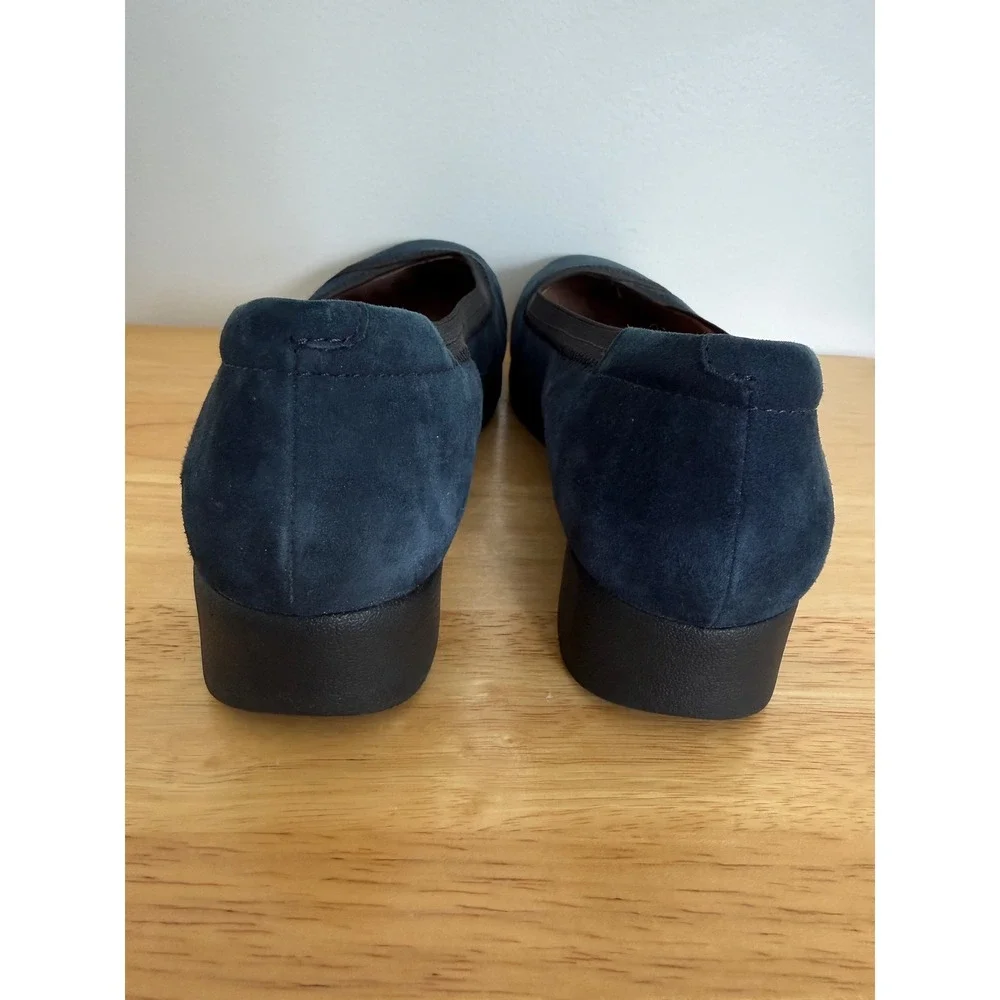 Clarks Artisan Daelyn Hill Navy Nubuck Suede Slip On Shoes Women's Size 9.5